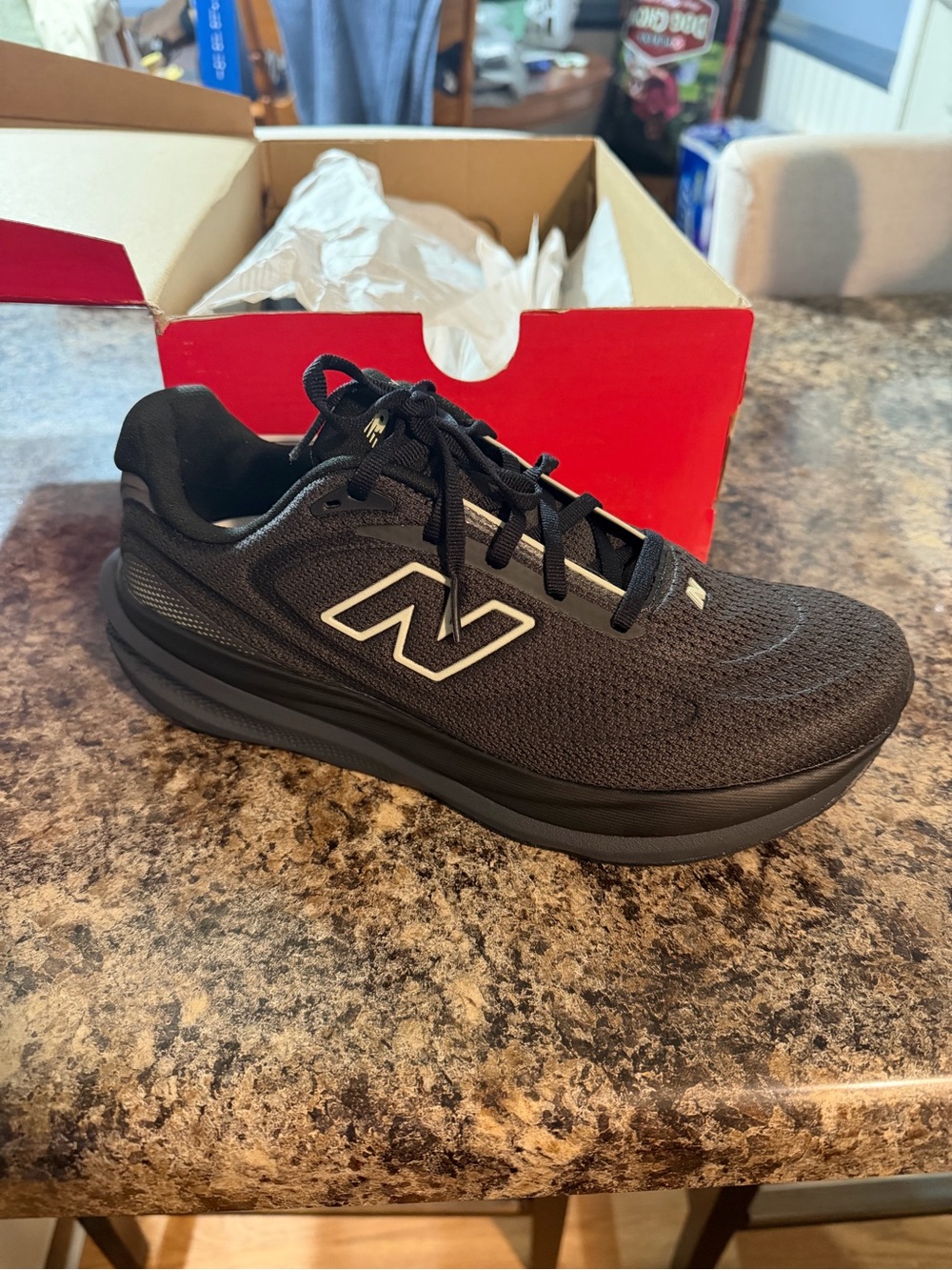 New Balance 1080 women’s Black Running Shoe - Cushioned Support
